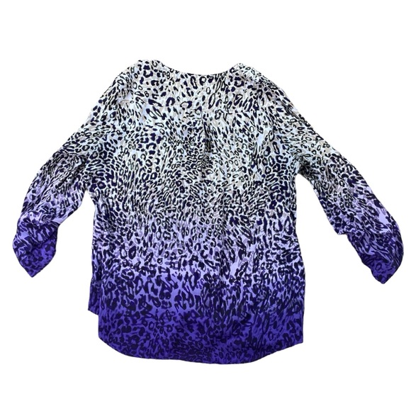 Woman’s Chicos leopard print button-down top size 3 - Picture 5 of 5